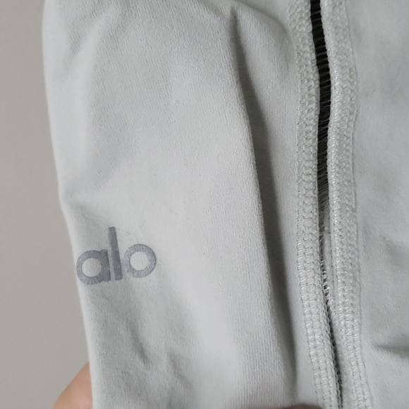 Alo yoga Sage green leggings with elastic detail - Picture 3 of 6